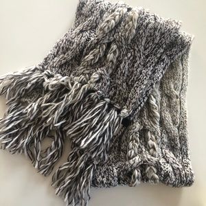 UGG brown knit scarf. Super warm + like new!